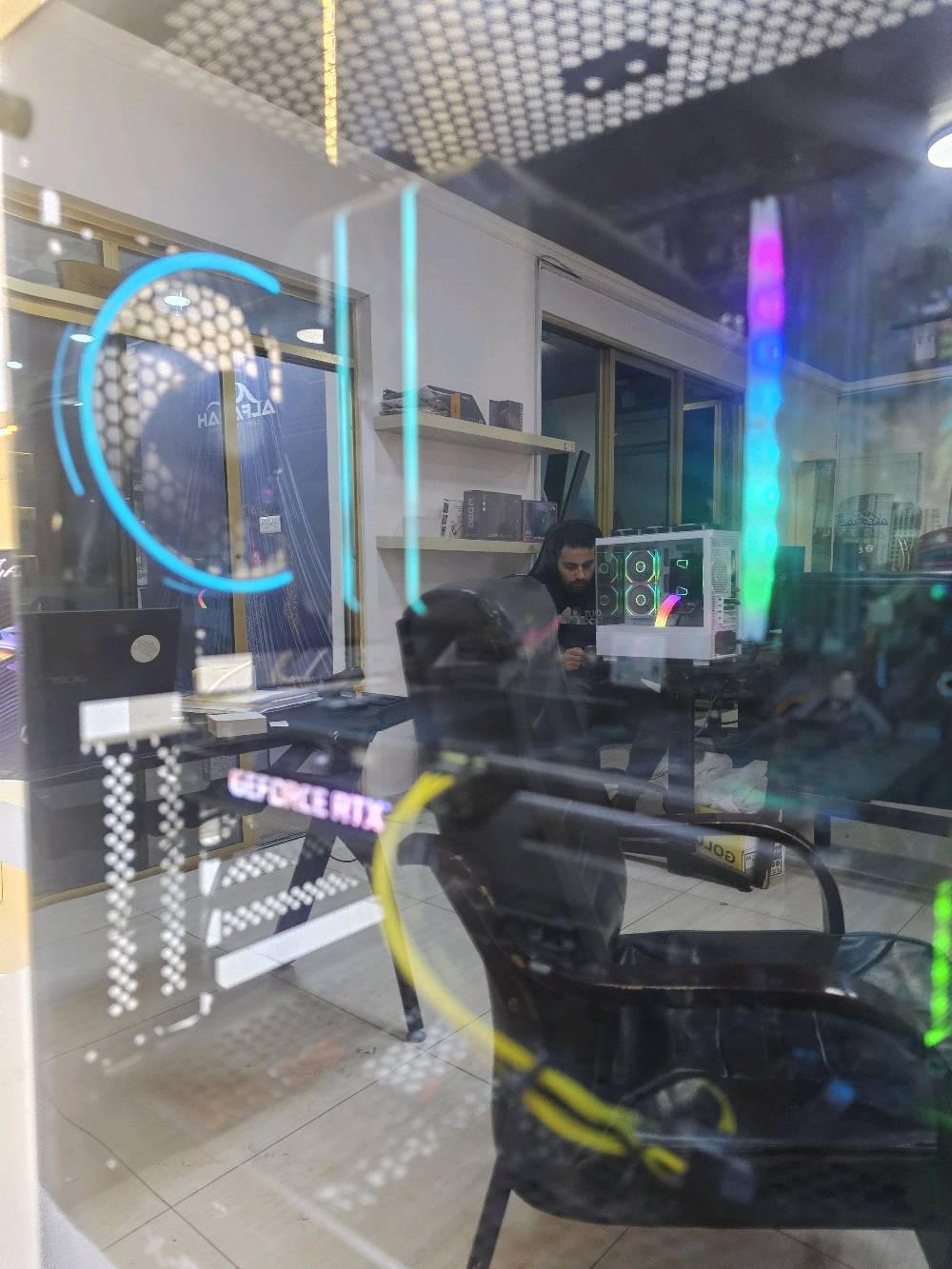 للبيع تجميعة مرتبه ونظيفه وياه شاشة 
السعر 900 الف 

INTEL CORE I5 10400F

ASUS TUF GAMING B460-PLUS

ALSEYE M90 AIR COOLER

ADDGAME 1X16GB RGB 3200 MTS DDR4

NVME 512GB GEN4
SATA SSD 128GB
SATA HDD 1TB WD BLUE

Gainward RTX 3050 OC 8GB 

PSU 650W XIGMATIC 

CASE ALSEYE PHANTOM 1.0

VIEW SONIC XG2405 IPS 144HZ 24INCH 1MS

عنواني بغداد شارع الصناعه تكدر تجيني للشركة تفحصه براحتك
***********