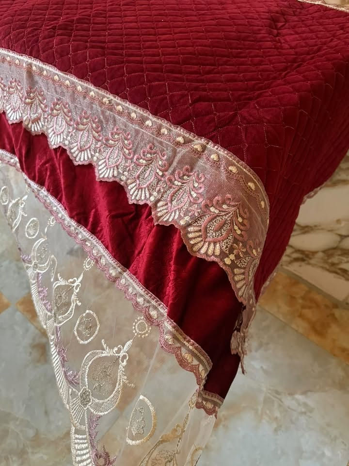 مفرش طخم لون ماروني ابد مامستخدم ولادقيقه فقط فتحته من غلافه علمود تصوير اخذته ب٥٠ رايدته قفل ب٣٠ 
الشراي ع هذا الرقم ***********
