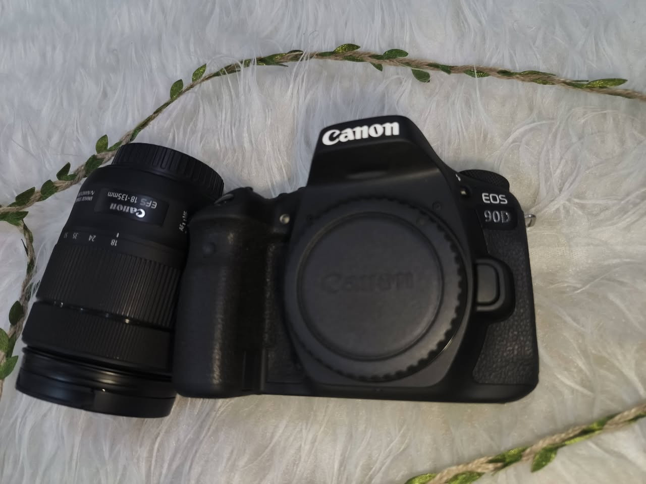 📸 كاميرا Canon D90 للبيع – نظيفة جداً
كاميرا Canon D90 مستعملة ونظيفة جداً،.

📷 وياها:

- عدسة 18-135mm
- 3 بطاريات
- شاحن

💰 السعر: 1,050,000 ؛مليون وخمسين. وبيها مجال بسيط 

📍 المكان: النجف
📞 للاستفسار: ***********

 الاستفسار التواصل على الرقم او واتساب
