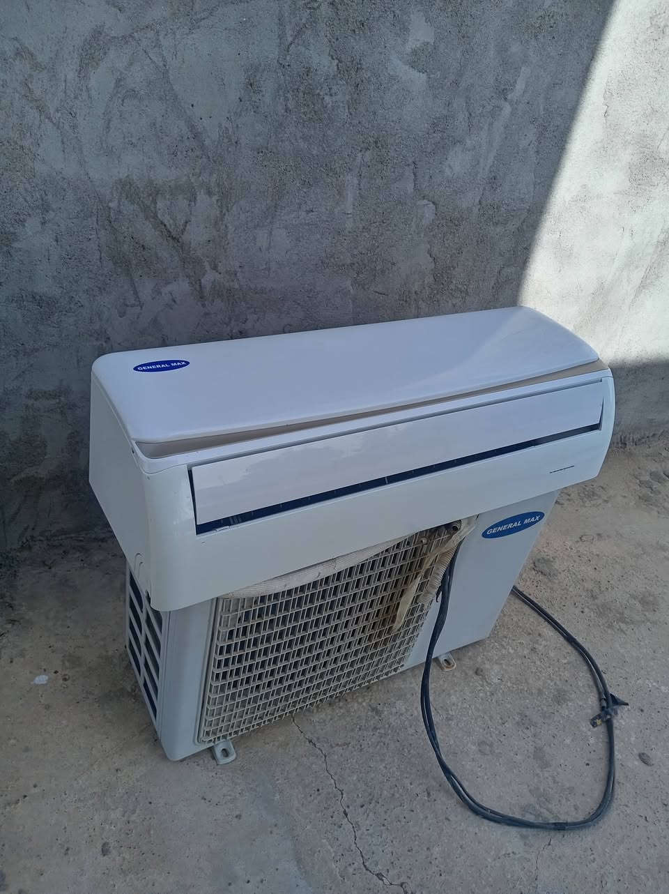 سبلت حجم واحد ونص طن للبيع مستخدم شي قليل نوع جنرال ماكس للتواصل الاتصال على رقم 👇
***********
