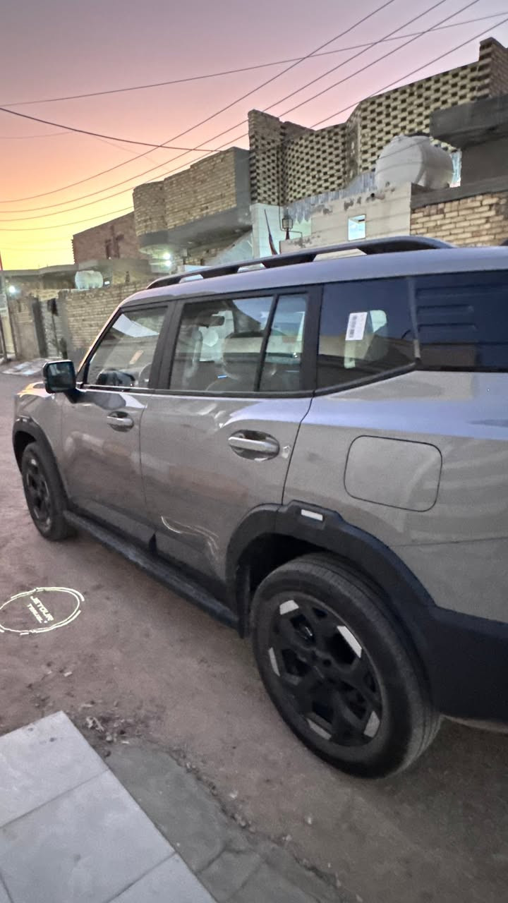 🚙 جيتور T1 Comfort موديل 2026

ماشية 9000 km قابل للزيادة

اللون : رصاصي مات 

⚙️ المواصفات:

✅ محرك 2.0 لتر تيربو (4 سلندر)

✅ قوة 254 حصان

✅ ناقل حركة أوتوماتيك 8 سرعات (8AT)

✅ عزم دوران 390 نيوتن.متر

✅ سعة خزان الوقود 70 لتر

✅ تسارع 0 - 100 كم/س خلال 8.6 ثانية

✅ سرعة قصوى 180 كم/س

✅ 5 مقاعد رحبة ومريحة

✅ شاشة وسطية 12.8 إنش

✅ شاشة عدادات رقمية

✅ دعم Apple CarPlay وAndroid Auto

✅ شاحن لاسلكي للهواتف

✅ كاميرات محيطية 360°

✅ حساسات خلفية

✅ مقاعد جلد مع تحكم كهربائي للمقاعد الأمامية

✅ تشغيل بالبصمة ودخول ذكي

✅ مثبت سرعة

✅ أنظمة أمان متعددة

🛡️ ضمان المحرك: 10 سنوات من الوكيل 

شركة هارلم

العنوان: الديوانية /عفك

اللي مهتم بالشراء يتواصل وياي ***********
متواجد اتصال او واتساب
