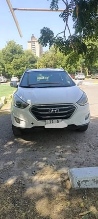 توسان للبيع موديل  2014 خليجي رقم بغداد انكليزي.. محرك 2000 دوش ماشيه ...