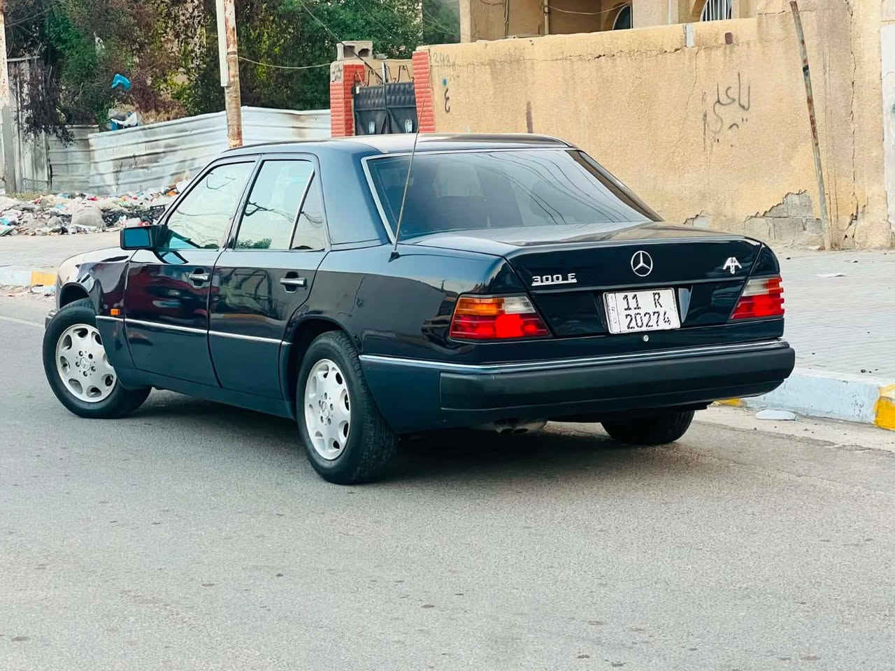 السلام عليكم سياره كفاله
مارسدس دب موديل 1993 اصل 300 اصل حته بل سنويه مكتوب قبق اسود كير محرك كفاله تبريد ثلج 
حداديه قبل اسبوع كلها جديده سياره رقم بغداد تحويل مباشر سنويه 2031 
سياره فول مواصفات دبل ايرباك دشبول وتكم فول الفول دواخل جلد اسود 
اربع جام كهرباء كشنات كهربائية برده خلفيه سلايت روف شغال طكتين
تخم تاير جديد لايت شمسي بلادي سياره ما متعوبه سياره مابيها قطره خياس ولا تعمير مكاني بغداد الاستفسار او سعر خاص *********** واتساب فقط
