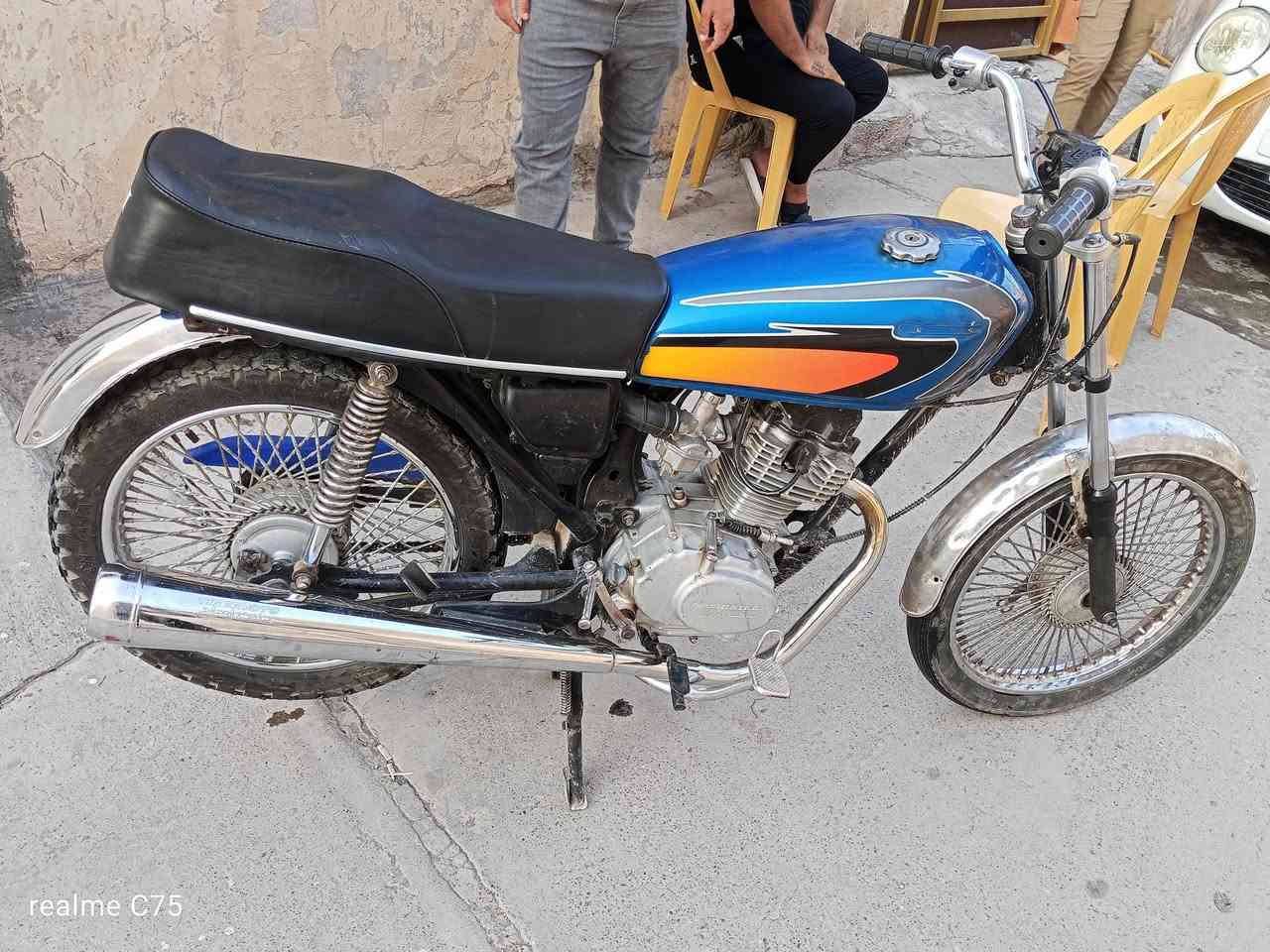للبيع السعر 250 بي مجال المكان حي عدن رقم ***********
