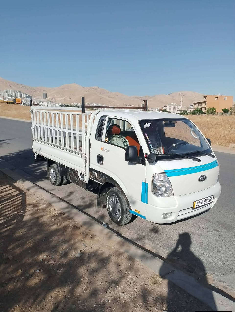 بةس فرؤشتن گؤرينةوةم نيية
بةس فرؤشتن گؤرينةوةم نيية 
كيا ٢٧٠٠ موديل ٢٠١١ 
بونيتةكةي بؤياخة بي ناو كرتن دلةكةي نةگرتوة 
دركاي سةكنيش گؤراوة سؤنةرةكةيم داناوة 
سةنةوي تازةية رةقةم سليمانية 
نرخي  ٩٩ گةلاو كةميك مةعامةلة
***********
