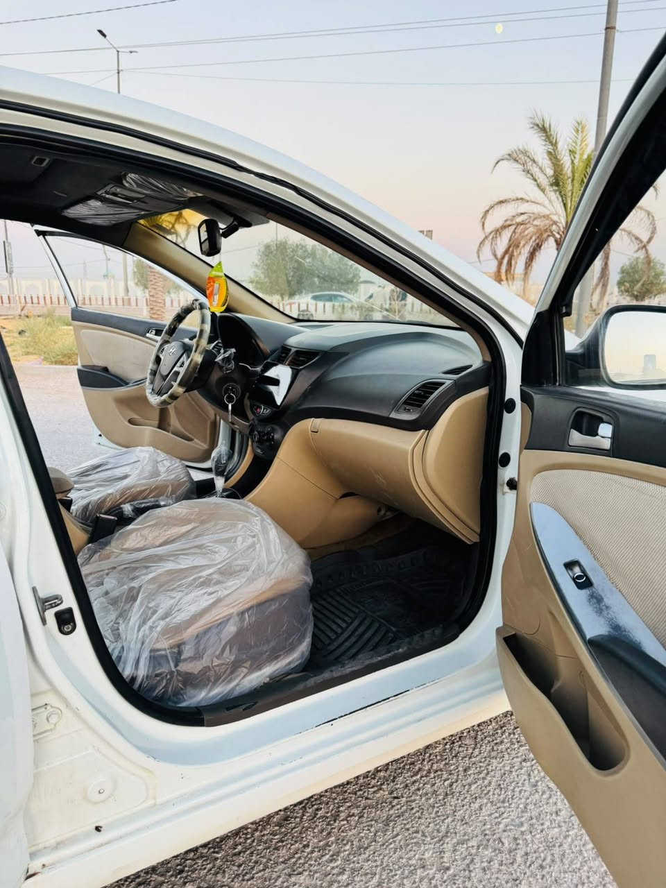للبيع🔰
اكسنت خليجي 1600
 تحكمات ستيرن 
بنراماه 
ويل كب 
ب80وبيه مجال 
 اتصل وبيك خير ودللل  سيارة ما عايزه  ما متواجد على فيس 
***********
***********
مكان نجف
