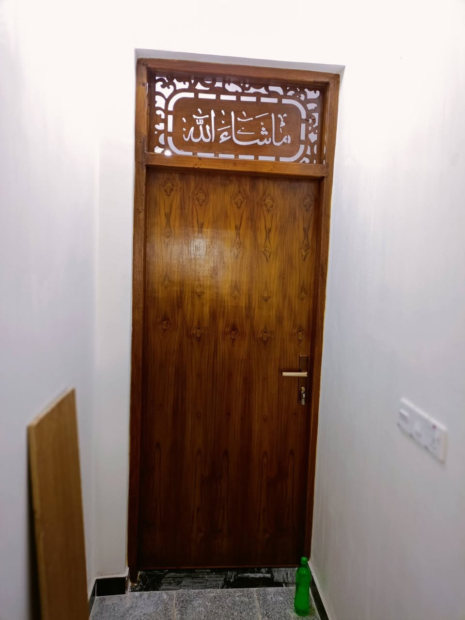 تم التسليم والحمد لله للزبون للتواصل والاستفسار معمل ونجارة حاتم العكيلي الأثاث العراقي والابواب ***********
