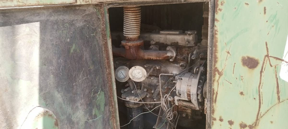 مولد للبيع نوع ياباني مكينه 6سلند هينو 70
ورأس توليد أكثر من 150KV كاتم واصلي يعني ليس تجميع المولد بحاله ممتازه  أستخدام بيت يصلح لأستخدامات المعامل والمجمعات السكنيه للتواصل على الرقم ***********
