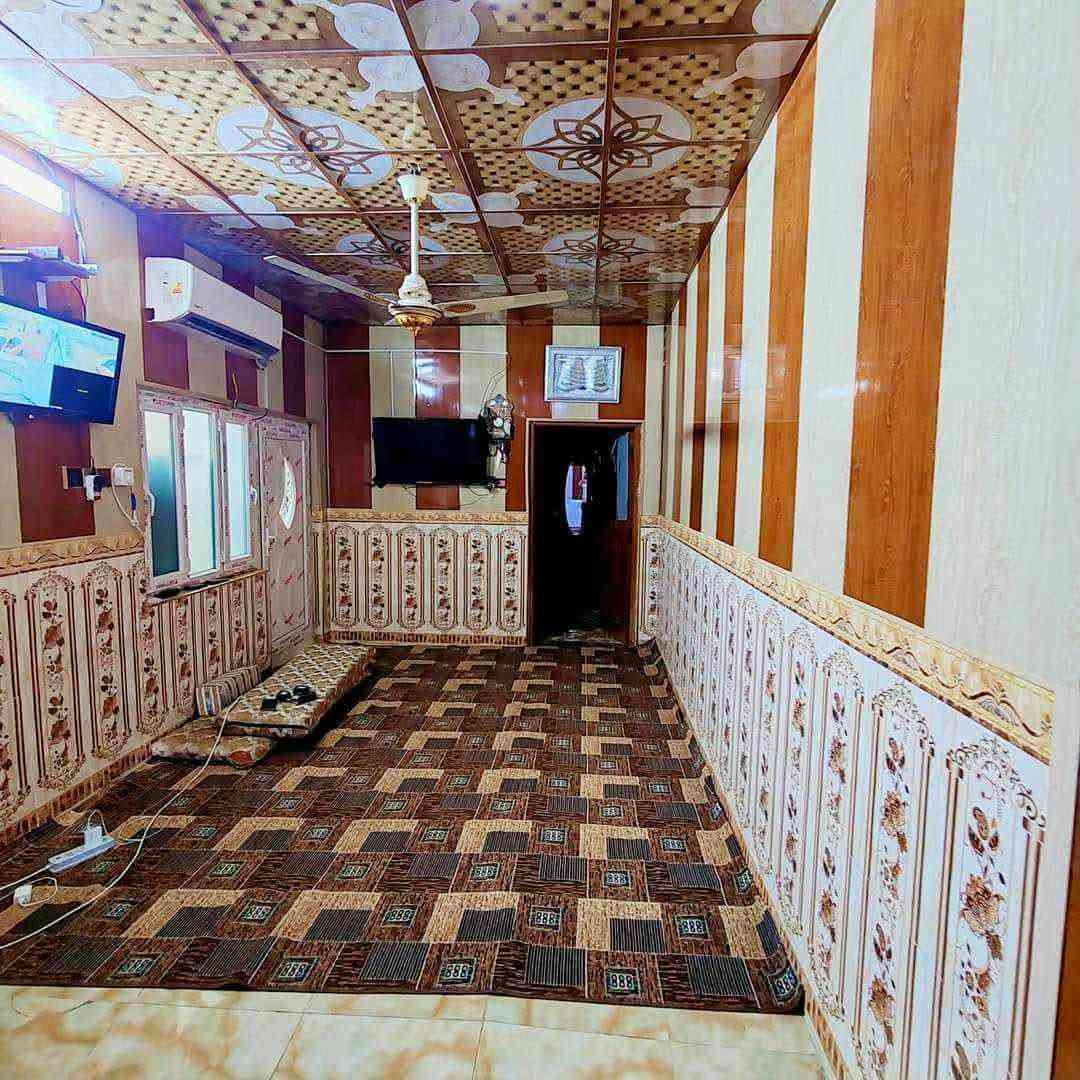 أقساط<< ١٧ >>>شارع المطار القديم يم مخبز المختار الثقفي ثاني شارع ثاني بيت على الشارع متوفر جميع الخدمات ومنطقه هدوء مساحته ١٠٠ متر سعره لكلي 19 اي ستفسار مراسله واتساب او لاتصال برقم ‏‪***********‬‏
