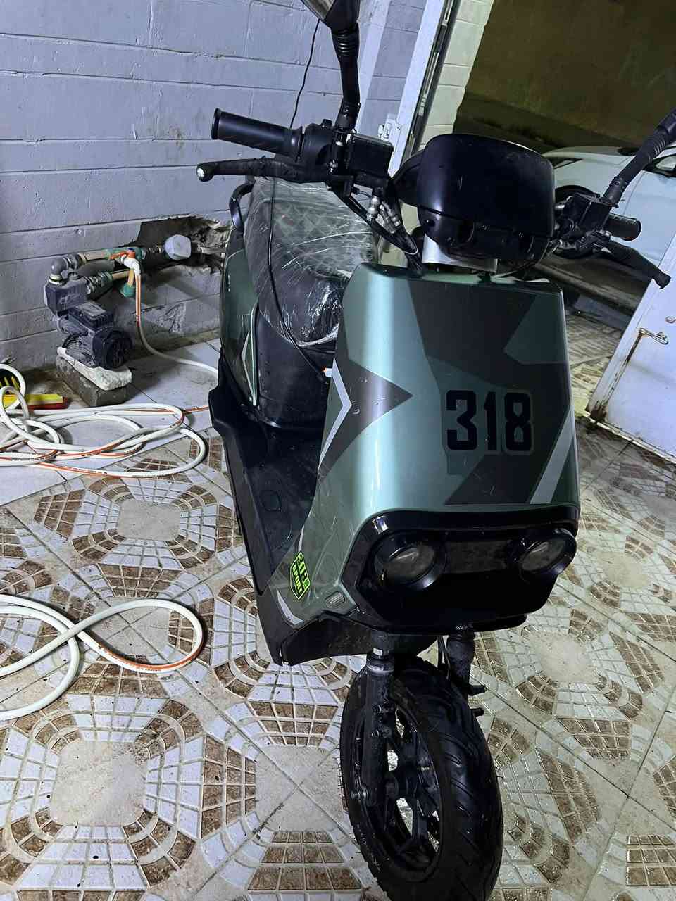 ماطور 318للبيع بطاريات بدلتهم جديد تكدر تفحص ماطور جديد اريدو 500الف للستفسار ***********بي واتس
