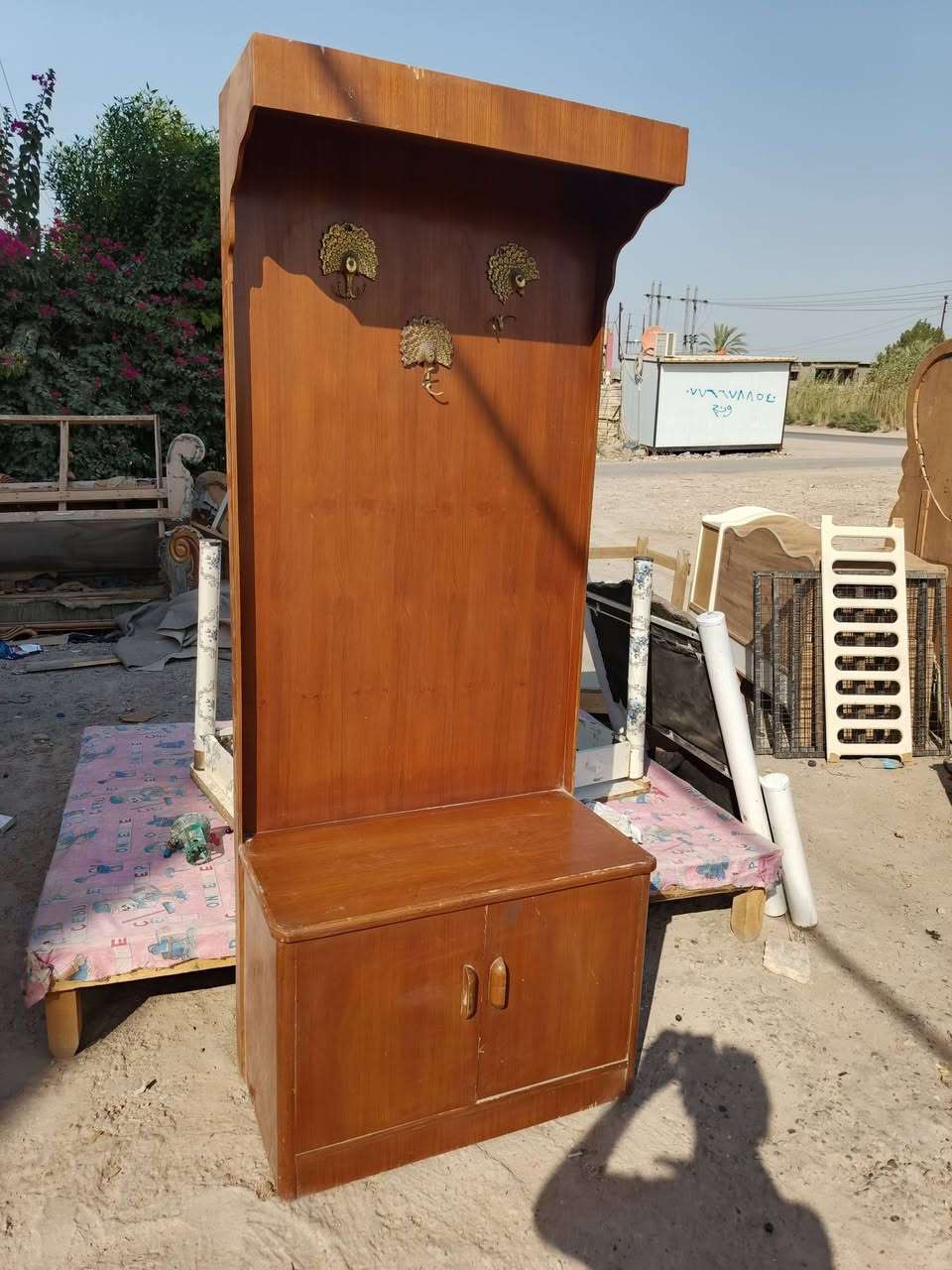 غراض للبيع شارع ٨٠ حي النصر

***********
