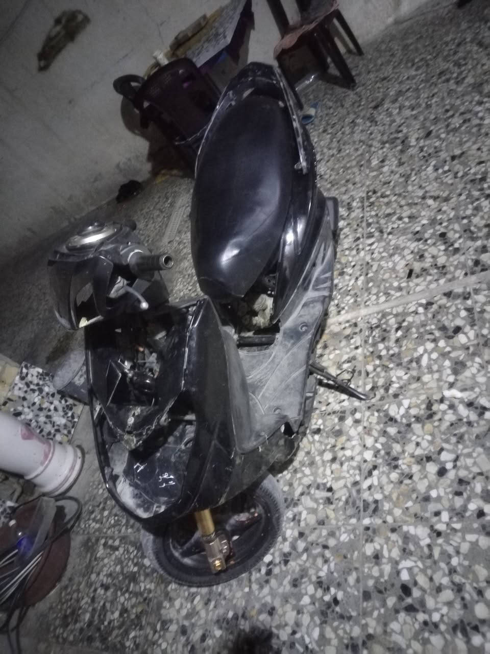 للبيع شكنس فحل نكرة سلف خير من الله ضفيرتهة تخبل بلادي مكينة بلادي عوزهة كفرات مكينة قطعتين بس  و فيلسة مكينة تخبل حلوة معدل يخبل بغداد عبيدي سعر ٣٥٠ بيهة مجال ***********   حك جيتك بيهة دراجة مالعب حلوة
