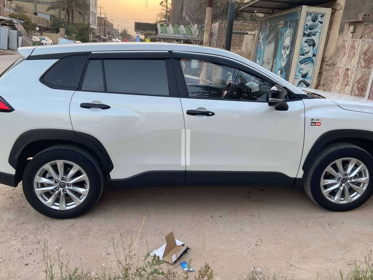 سلام عليكم ..
كورلا كروز  .2024
ماشية 15الف 
كفالة عامة بيه ملاحضة صغيرة طعجة يم البك لايت موضحة بالصور مكاني بابل السعر 171 مجالة بسيط ***********
