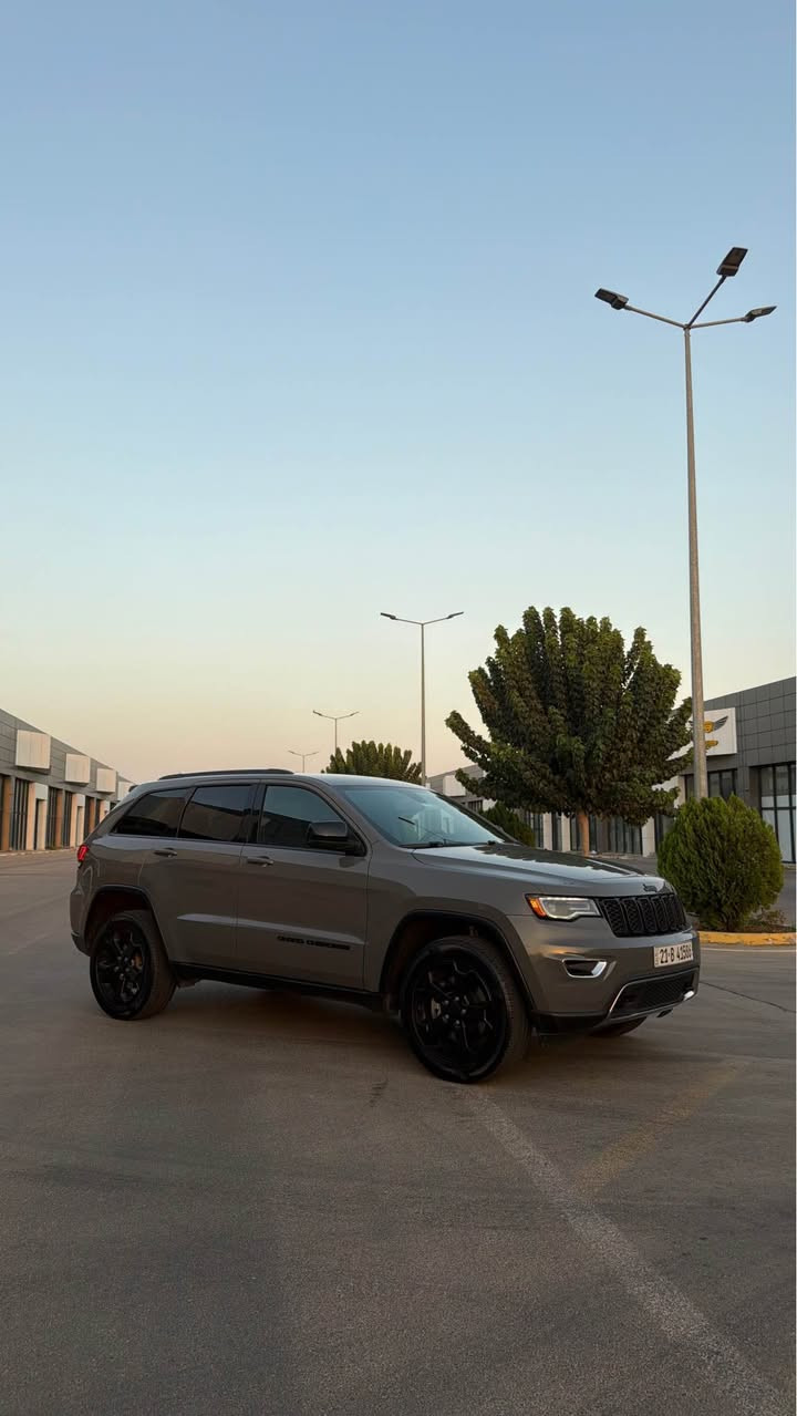 ***********
Jeep grand Cherokee 
مۆدێلی 2021. بلاک تۆپ - دەرگا کارەبای شە فت - کوشن هیتەر و کارەبای - سوکان کارەبای - سێ ڕادار - شەغال- ئۆتۆ ستارت - لایت لید - 69 هەزار مایل ڕۆیشتووە - دوو پارچەی بۆیاغە بێ ناوگرتن و بێ ئێرباگ ڕەسمی سۆنەریم داناوە 
ژمارەی شاسی 1C4RJFAG4MC810044 السليمانية, العراق
