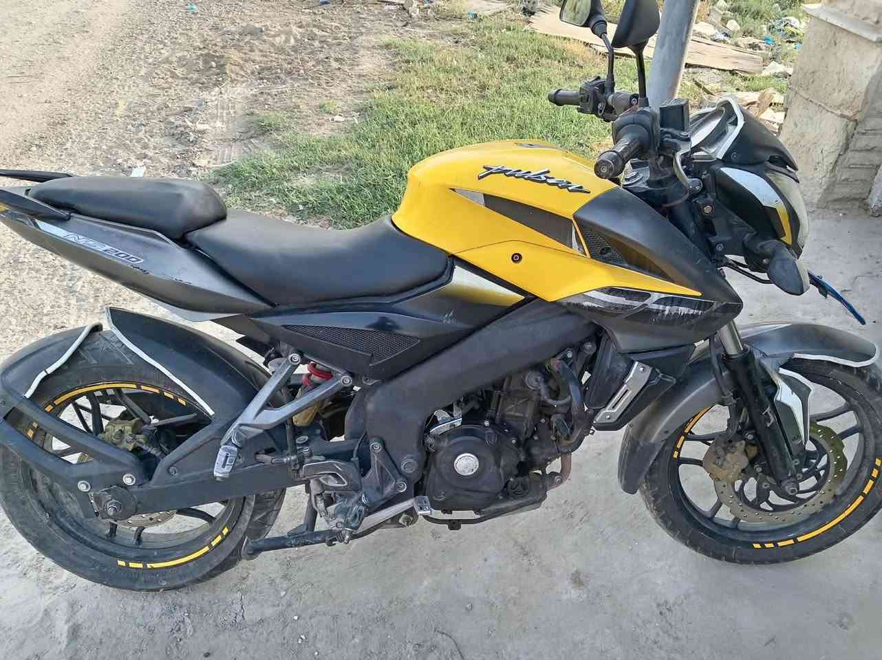 بولسر • NS200 • مرقمه