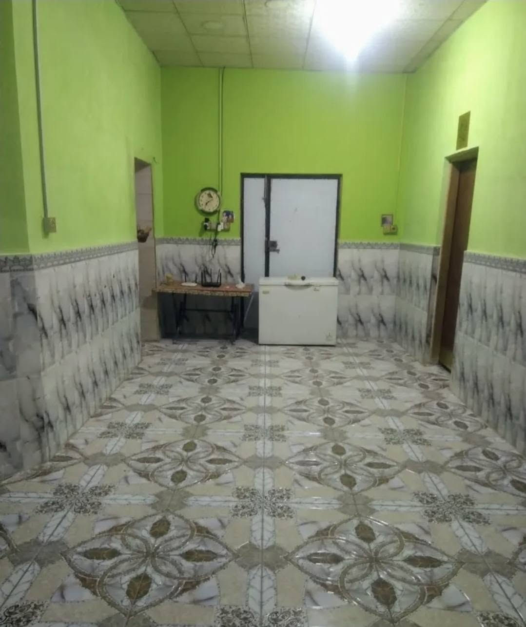 القبله حي الجامعه • ٣٠٠م • ٤ غرف