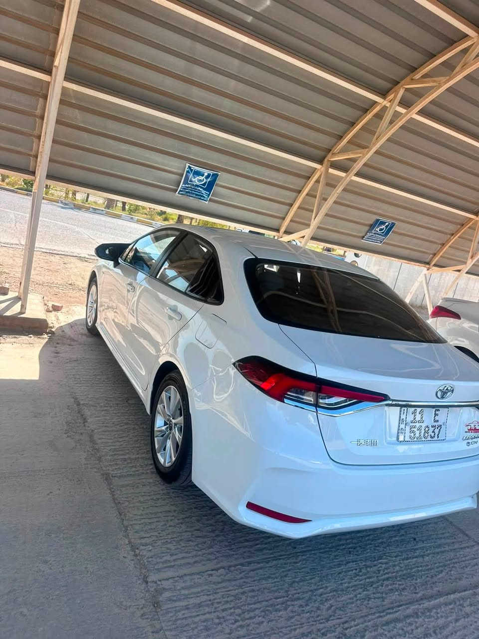 🚗 تويوتا كورولا هايبرد 2025 (الشكل الخليجي) - بحالة الزيرو! 🚗
للبيع سيارة قمة بالنظافة والاستخدام الحشيم، ما تحتاج أي مصاريف جاهزة للاستخدام فوراً:
 الموديل: 2025 (شكل خليجي)
 المحرك: هايبرد (اقتصادي جداً وقوي)
 المسافة المقطوعة: 14 ألف كم فقط
 الرقم والمكفولية: رقم بغداد باسمي، التحويل ثاني يوم مباشر بدون أي تأخير
 الحالة الفنية: سيارة بحالة الزيرو تماماً، تحتوي على طخة بسيطة جداً بباب السايق (على وضعها بدون تعديل أو شخط)
 السعر: 158 ورقة (15,800$) وبيه مجال قليل للطيبين
📍 العنوان: النجف الأشرف
📞 للتواصل والاستفسار: ***********
