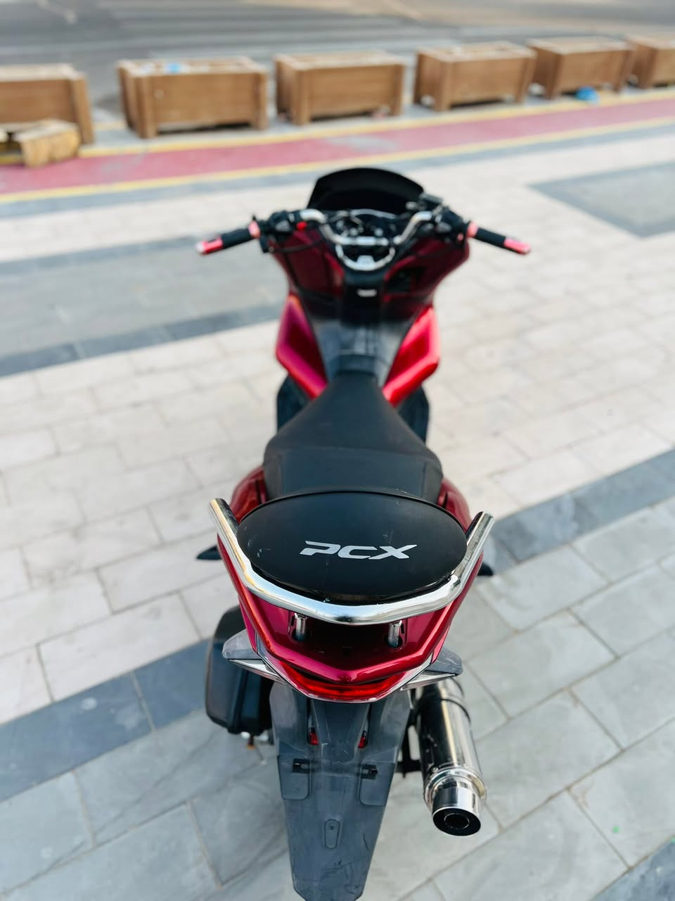السلام عليكم دراجه pcx جيل الثالث ياباني  مكينه 150  دراجه مكفوله كفاله عامه مال رمبه حساس ازدحام حساس ستان تتدفئة بل يدات لد أمام لد خلفي مكينه برغي ممفتوح بيه شلعه معدل فول مال جناي دراجه تتعب تكول جديده ماشيه 27 حقيقي على ايدي كتلوكات الرمبه بيه السعر مليون 850 وبيه مجال العنوان بغداد ‭***********‬ الهاتف

