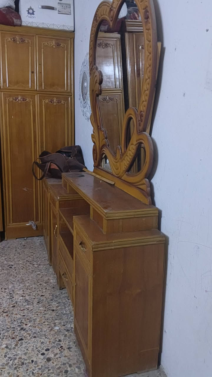 السلام عليكم غرفه نوم بيهة نقص بسيط العنوان بغداد الشعب السعر 550الاستفسار ***********
