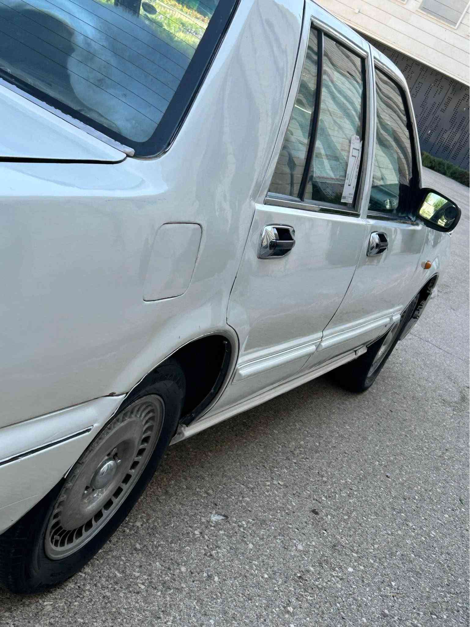 نیسان سدریک ٢٠٠٢ 
ئاڕمی کۆنی سلێمانی بە شەرتی ئەوەلیات
گێڕ عادی 
٤جام کارەبا 
بە شەرتی گێڕو مەکینە و ئەکسل 
ناو دەری زۆر جوانە 
سعری ٢٤ گەلاو معامەلە 
شوێن سلێمانی 
*********** السليمانية, العراق
