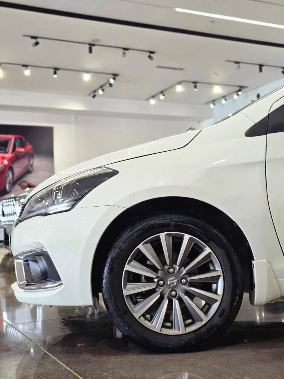 Suzuki ciaz 2023
سیارەکە بێ بۆیاخە
85 هەزار کم رۆشتیە
بێ سبوخ دوو پەنجە لەسەر بۆنت تەعدیل
تەقە و رەقەی بە شەرت
107 وەرەقەو مەجالەکەی کەم 
*********** كويسينجاك, أربيل
