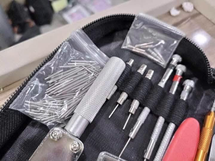 عدة تصليح ساعات • ١٩ قطعة • جودة جيدة جداً