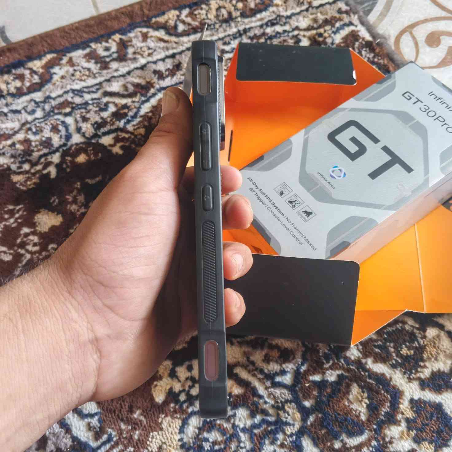 جي تي 30 برو فايف جي ذاكره 256 داخليه 12 جهاز عملاق ومواصفات معروفه شفتات بلاديه اناره خلفيه جهاز مستخدم 15 يوم فقط غراضه كامله باكيت وشاحنه شحنه يومين شرط .
سعره 375 قفلل او مراوس بايفون فقط شعندك نزل
