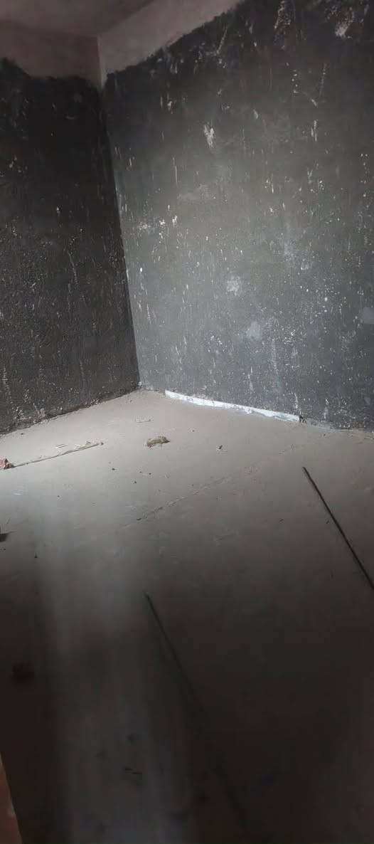 سلام عليكم 
بيت للبيع المكان الرميثة  حي الصحة منطقه 19

مساحه البيت 250متر بيه غرفتين وصاله ومطبخ وبراني وحمامات داخليه وخارجيه 
بنيان 2025 نقص سيراميك وصبغ وكهربائيات مكانه قريب على المدارس الصينيه خدمات كامله ماي وكهرباء 

ملبوخ داخل وخارج وبيبان وشبابيك مكمله 
عوزه تشطيبات 
مطلوب للاسكان 40مليون 
السعر الكلي 120وبيه مجال 
رقمي الخاص ***********
