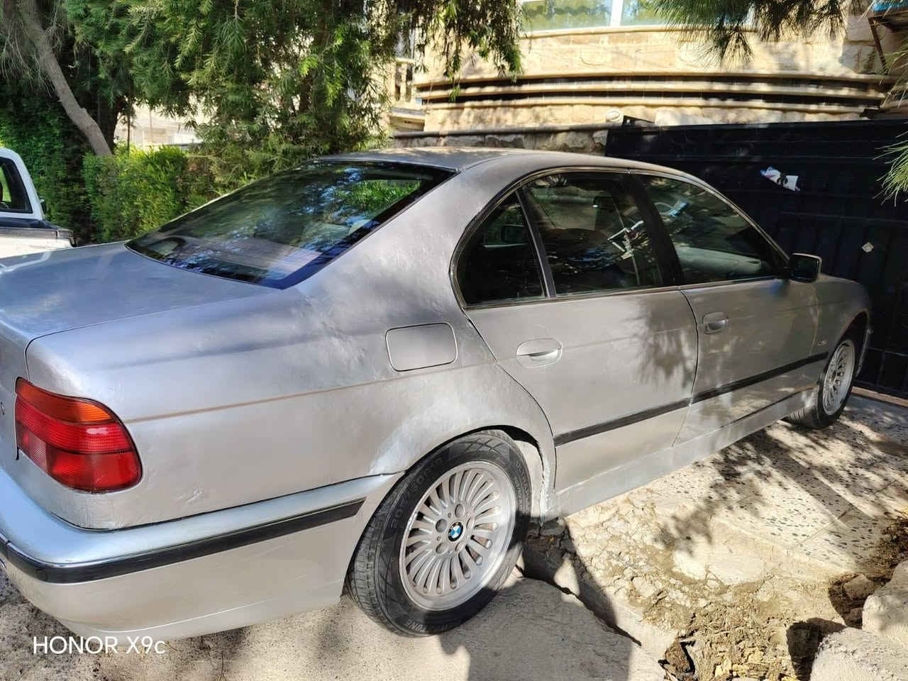 BMW1996  رةقةم هةولير سةنةوي كونة سةقف موس ..  *********** أربيل, العراق

نص مكتوب في الصور:
- HONOR X9c