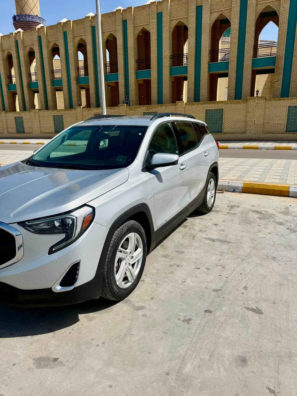 جمسي تيران 2018 مكينة 2000 توربو رقم واسط تحويل ثاني يوم حادثهه باب الجنطة فقط مبدل ومصبوغ مواصفاتهه حلوة 
تشغيل عن بعد 
اشاير بلمري 
كشنات تدفئة 
رادار جانبي 
كشن هزاز للتنبيه عند الرجوع 
بيع فقط بدون مراوس صور الحادث بلمنشور
العنوان / كوت مركز المدينة 
***********
