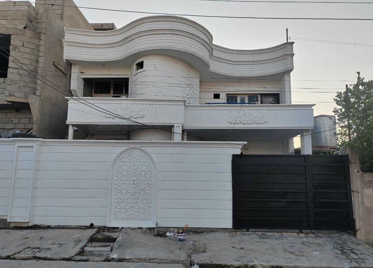 بيت للبيع 200 متر طابو صرف باسم شخص واحد طابقين 5 غرف نوم واستقبال وهول ومطبخ اغلب الغرف سويت العنوان كركوك حي النصر قرب مستشفى النصر السعر 145 مليون وبي مجال الاستفسار مراجعة مكتب الصالح للعقار  كركوك حي النصر شارع الوسط ***********

نص مكتوب في الصور:
- هول ٣ في ١٠
- غرفة نوم 1
- استقبال