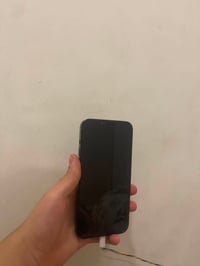 اخوان عندي ايفون  13pro max جهاز ذاكرة 256  بطارية 79  شرق اوسط  جهاز ...