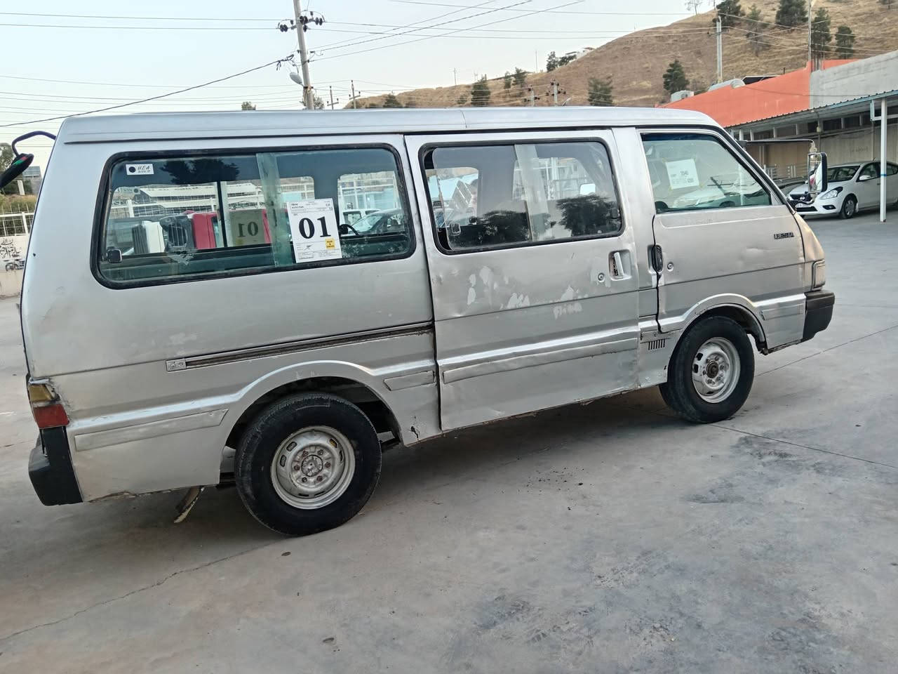 کیا بیستا 
گاز مۆدیل1992 
چوارتایەی نوێی لەژێرە 
مەکینەی مەزبوتە مەکینەی تازە تەئمیر کراوەتەوە
ئارمی ون بوە بەشەرتی ئەوەلیات 
ئینسنخای ئارمی لەگەڵە
سعری 18$ معامەلە
***********
