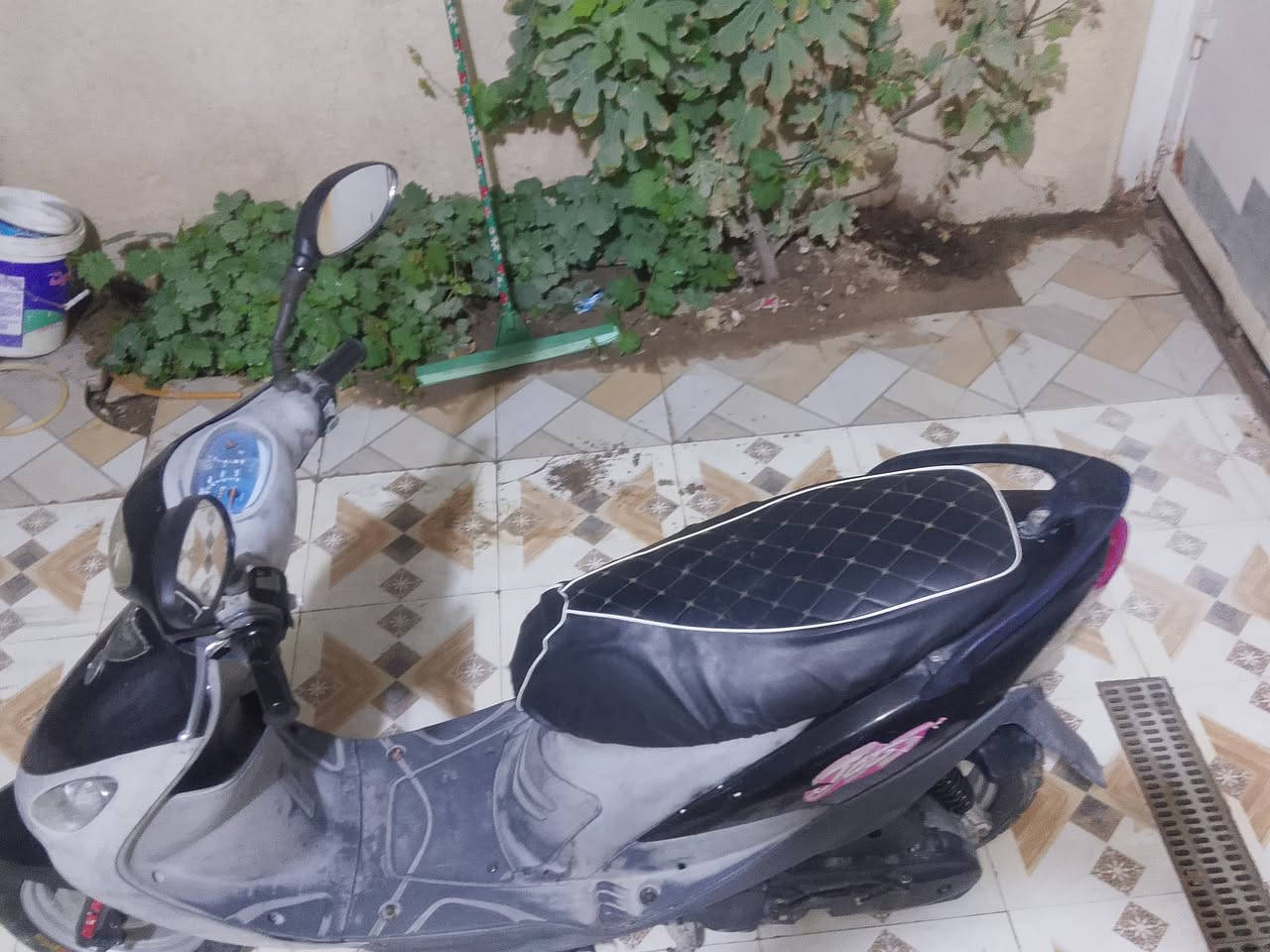 سلام عليكم دراجه للبيع ماكس منغولي محرك ما مفتوح كهربائيات كلها شغاله شاصي مكفول اي نقص مابيه سعرها 700 قفل بدون عمله مكاني كربلاء الاستفسار على رقم التالي ***********
