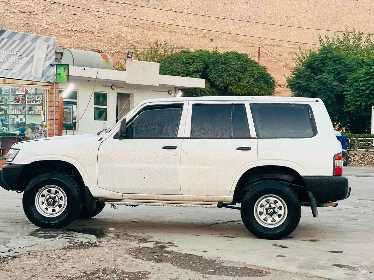 سەرەتا سلاو بابەت فرۆشتن ٢٠٠١ئاڕم پلاستیک سلئمانی  ئاڕموو ئەوەلیاتوو غەرامە بەشەرت  گئروو مەکینەو ئەکسلوو دەبڵ ئەکسل بەشەرت پئشوو دوای کەپسە بەچوار دەورا پەڵە پەڵە بۆیاغی هەیە ناو چەوانی سەقفەکەی تۆزئ بۆیاغی هەیە ماباقی شوشەیە لەقەوەت بئزارە سالەنسای بیلادە بەرە قاپی بیلادە بۆ مەسروف مەگەرئ بۆ زانیاری زیاترر ***********ئەدمینی گوڵ 🌺🌹
