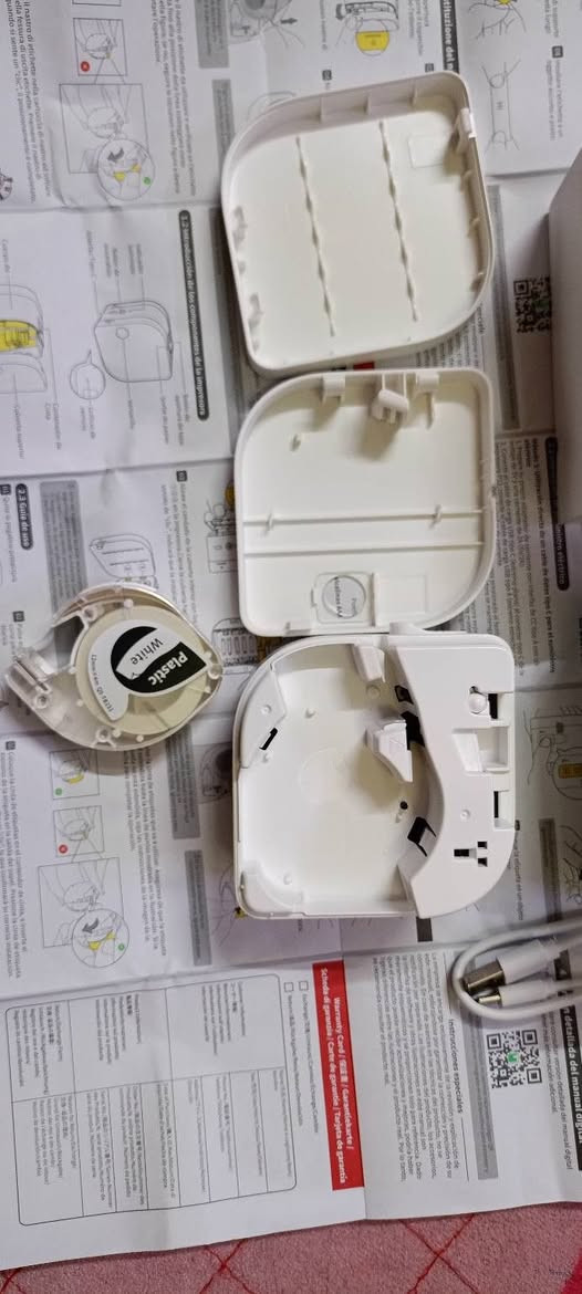 طابعة الملصقات اللاسلكية المحمولة Phomemo P12 Pro Bluetooth Home Label Maker Kit، وهي جهاز صغير وخفيف الوزن يعمل بتقنية البلوتوث لطباعة ملصقات متنوعة ومقاومة للماء دون الحاجة لحبر. [1, 2, 3]
• طابعة ملصقات لاسلكية محمولة من ماركة فوميمو.
• تدعم الاتصال بالهاتف عبر البلوتوث مع تطبيق مجاني.
• تستخدم للطباعة الحرارية ونقل الحرارة بدون حبر سعر 20 مكان حي عامل بغداد توصيل ماكو عندي ***********

