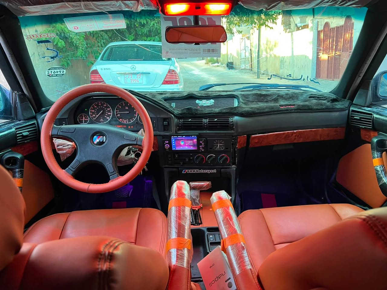 525 موديل 93  بي ده عمو ليدراوي بيشو دواي كه بسه 

كامل كاراوه به 95 كيرو مه كينه به شه رت تايه و ويل m لوك ده عامي بيش و دواوه m  كوشن جلد و ناو خرفه ي لو ك مالي دوسته بي نوقساني *********** السليمانية, العراق
