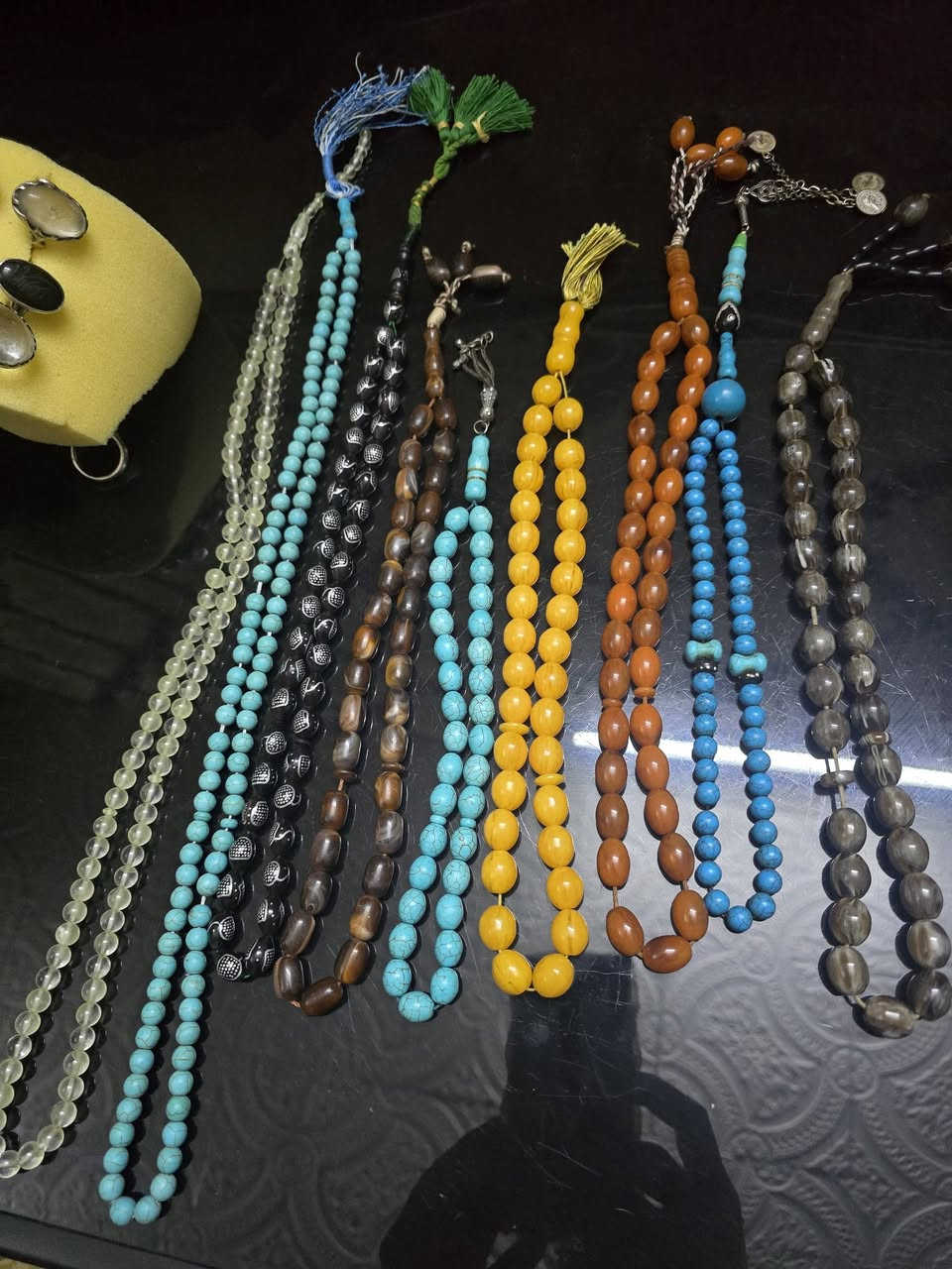 محابس فضه اصليه معه خرز وسبح اصليات كلهن للبيع المكان بغداد م الصدر لتواصل على هذا الرقم ***********
