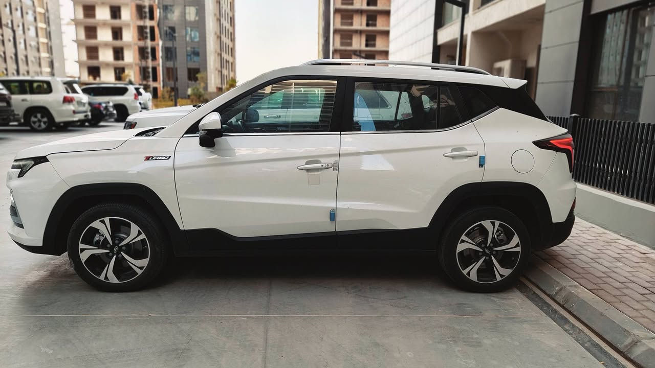 للبيع ....
جاك JS4 فول مواصفات موديل 2024 ماشية 31,900 كيلو

سنوية بأسمي تحويل مباشر ، مكان السيارة بغداد السيدية

محرك 1500 تيربو يولد 150 حصان

كامرات 360 درجه ، لايتات LED ، نقطه عمياء ، مثبت سرعه ، تحذير الانحراف عن المسار ، تحذير الاصطدام الامامي ، صندوق كهرباء ينفتح بحركة الركل بالرجل ،فتحة سقف

شاشة عدادات السرعه الكترونية

شاشة الوسائط ذكية بيها اندرويد اوتو وابل كار بلاي

مقاعد جلد مع وجود تدفئة بمقعد السائق والراكب  مع تحكم كهربائي لمقعد السائق ، بصمة دخول ذكي، بيها 6 ايرباكات ماعدا ايرباكات المقاعد الجانبية العدد الكلي 8 ايرباك .

السيارة اخذتها وكالة على ايدي وحاليا صيانتها متوفرة بمركز الحسام وقريبا جدا راح ينفتح الها وكالة رسمية ببغداد والنظافة مثل ما موضح بالصور بيها كم شخط بسيط بالدعامية الامامية .

السعر 17,500,000 دينار

للتواصل :-  ***********
