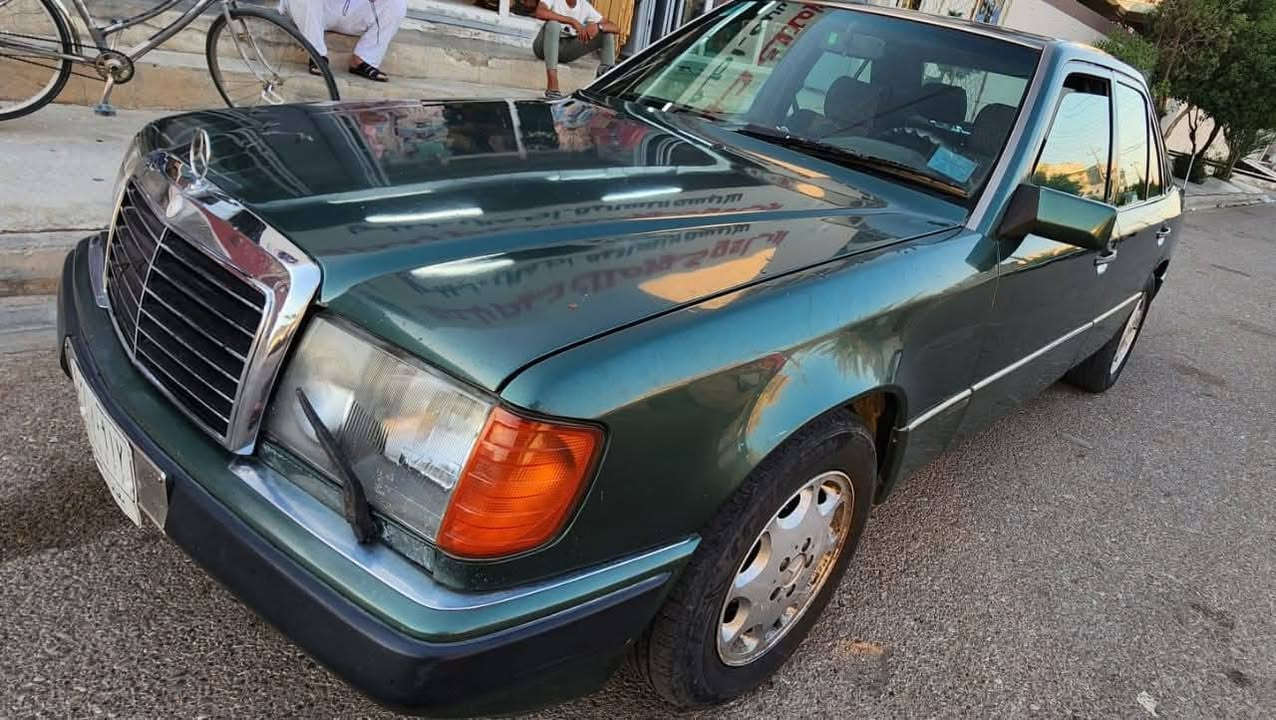 مرسيدس دب • ١٩٩٢ • رقم بغداد