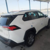 راف فور XLE • ٢٠٢٢ • ٦٤ الف ميل