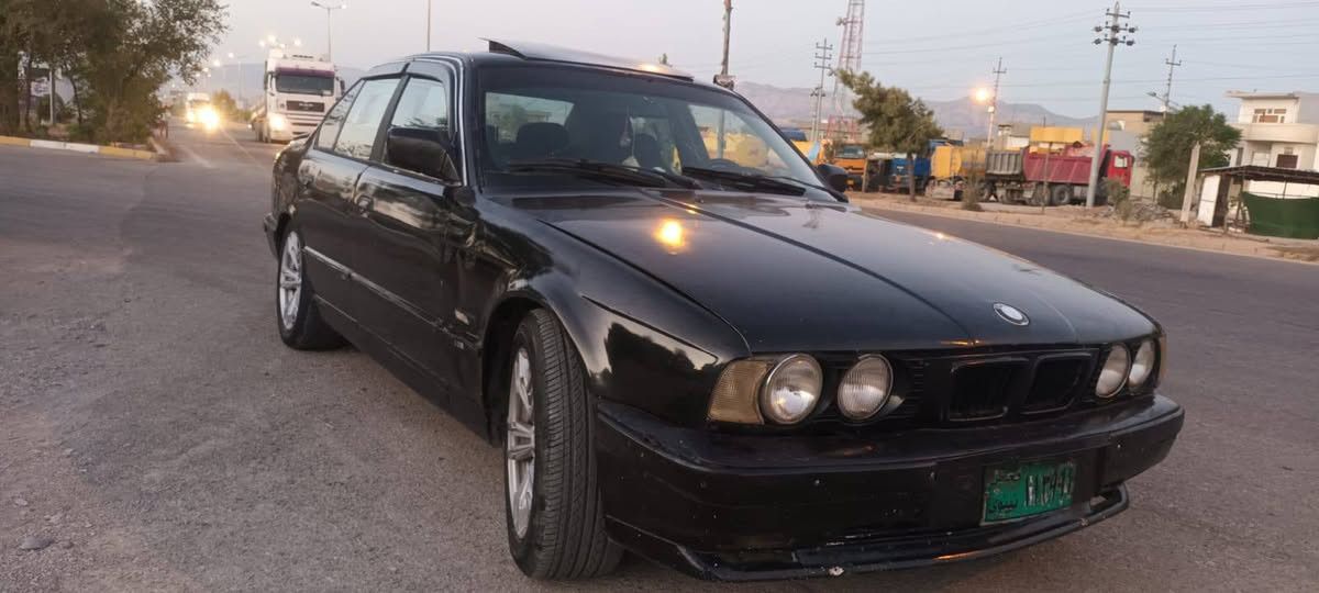 سڵاوی خوای گەورە تان لێبێ BMW ئاڕم پلاستیک هەولێر بە شەرتی ئەوەلیەت موس بڕاوە بەشەرت شتێکی بەسیت لێدرانی هەیە شایانی پاسکردن نیە مودیل 91  گێڕ مەکینە بەشەرتی 10 فیتەر تەبرید یەک چرکە مەی کوژێنەوە دو جام کارەبا توند و تۆڵ وەک تۆپە لاستیک فڕۆشتن و گوڕینەوە هەر چیەک بێ با هەیکەلیشی ناشزین بێ بەس ئاڕم بێ کێشەم نیە ... ژم *********** شوێن دەورو بەری ڕانیە رانية, السليمانية
