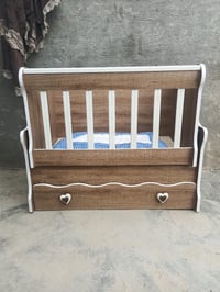 سرير اطفال • هزاز • نظافة ٨٠٪