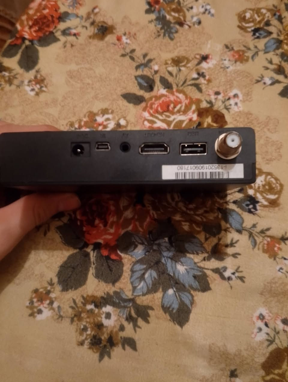 جهاز مال شاشه يشتغل على نت مع كل احتياجاته السعر 30 الف وبيه مجال للعزاز للتواصل الرقمع:***********

