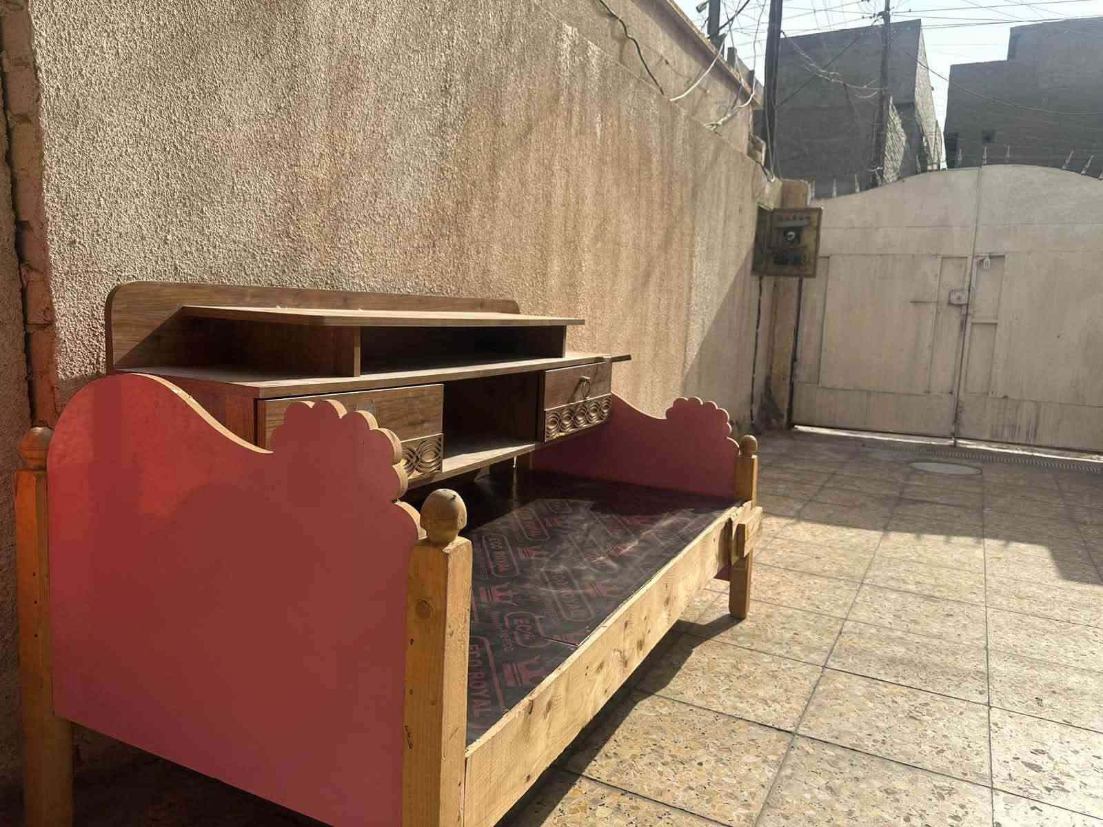 فاترينه ذهبيه • جرباويه • ميز