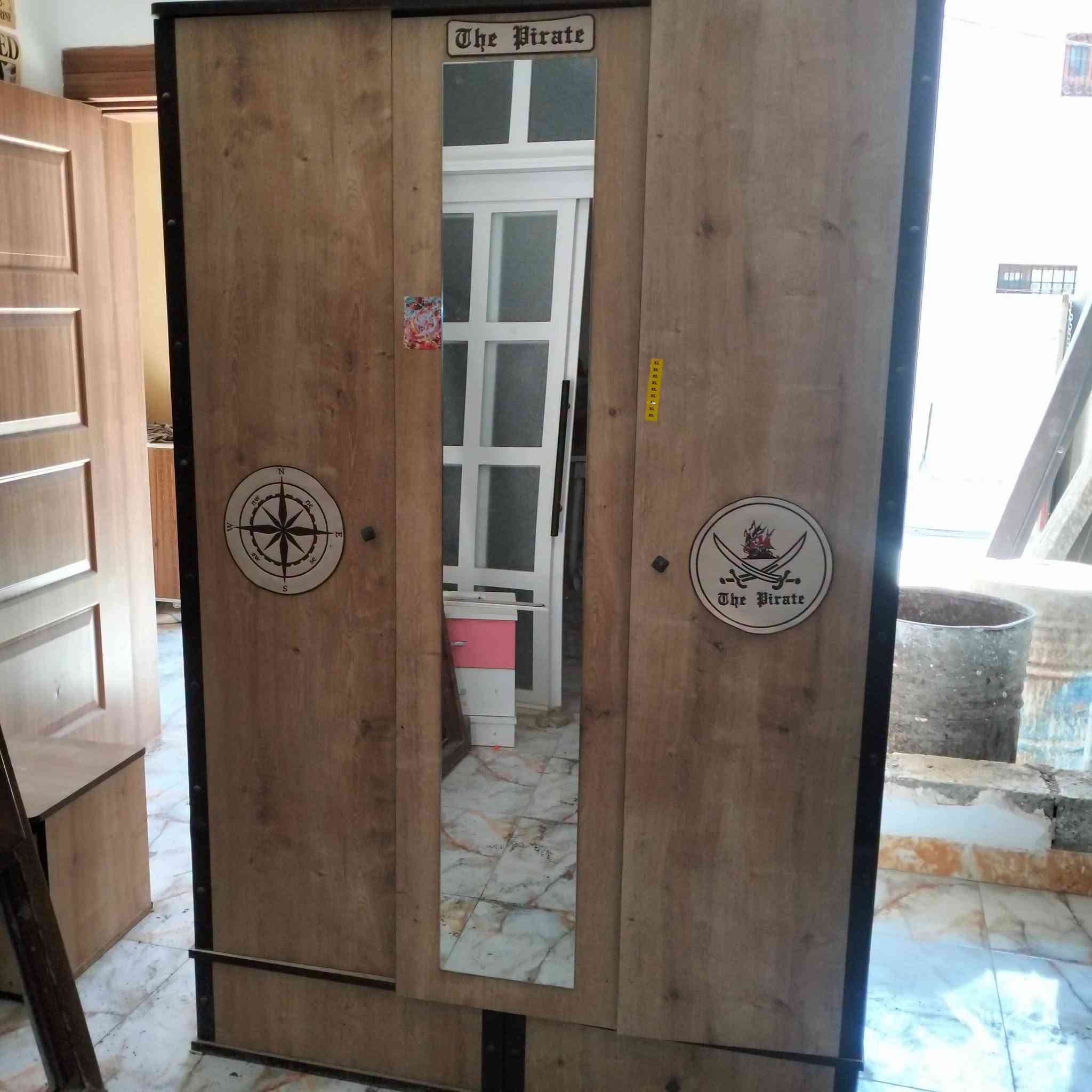 السلام عليكم 
غرفه شبابيه 4قطع
سعر200 الشراي يتصل ***********
***********
