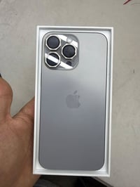 آيفون ١٥ برو ماكس • ٢٥٦ • بطارية ٨٧