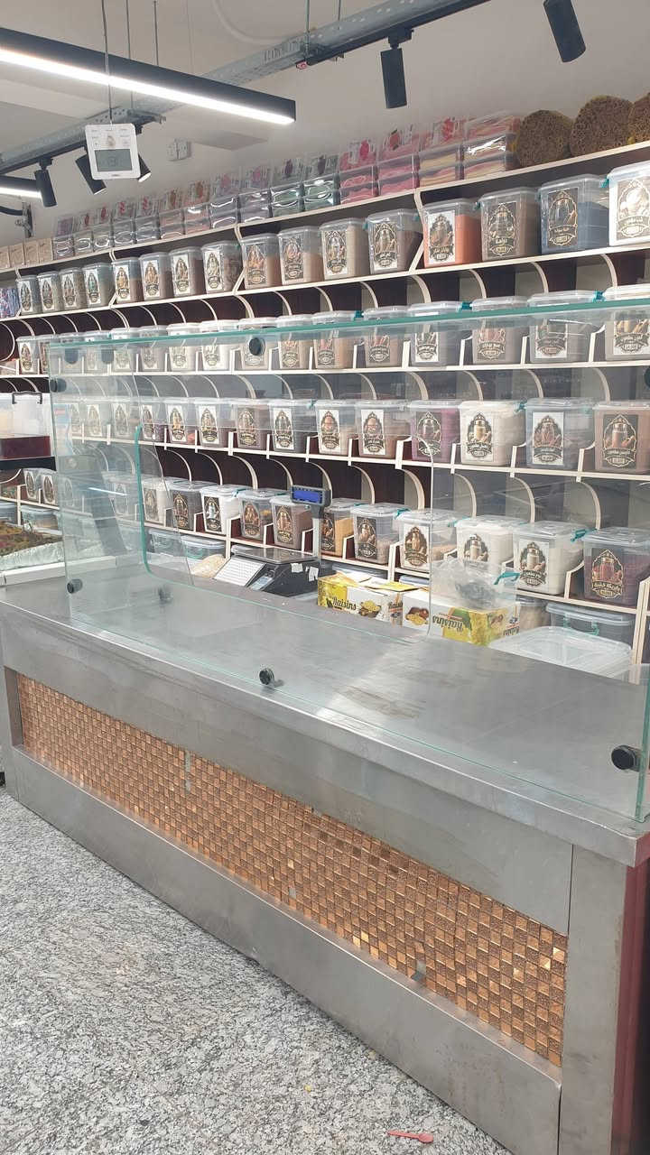 ميز مع زجاج حمايه للبيع يصلح للمطاعم والحلويات تصميم عملي ومتين ستانلس ستيل عالي الجوده بلاضافه الى رفوف تخزين داخليه عميقه
مترين ونص × 70
للاستفسار اكثر تواصلو على هذا الرقم 
***********
ميز مع زجاج حمايه للبيع يصلح للمطاعم والحلويات تصميم عملي ومتين ستانلس ستيل عالي الجوده بلاضافه الى رفوف تخزين داخليه عميقه
