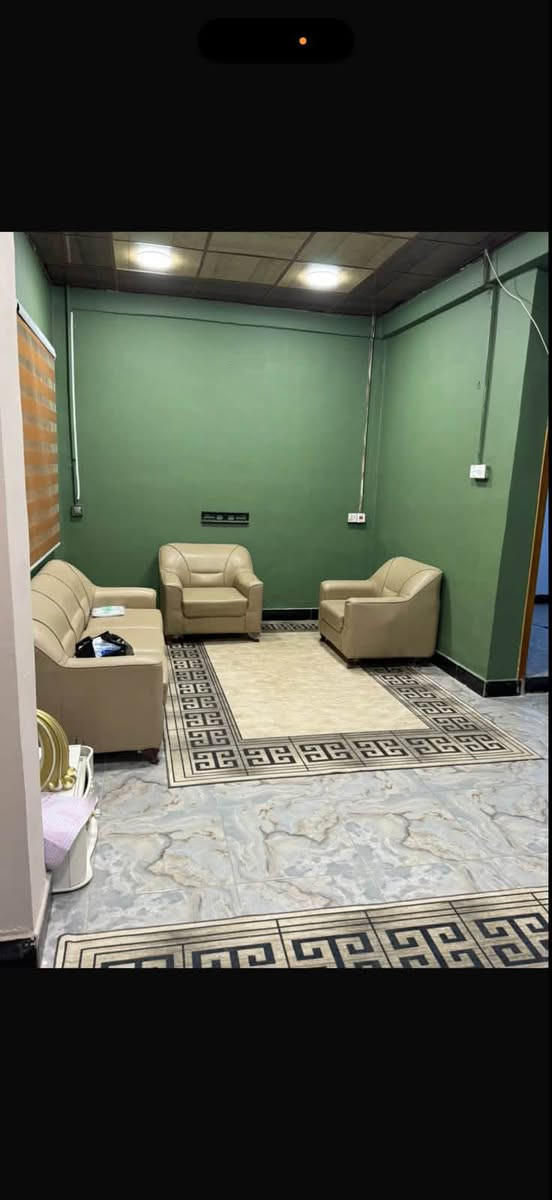 السلام عليكم شقه للإيجار في البصره العشار بريهه
تحتوي على غرفتين وصاله ومطبخ وصحيات طابق ثاني للستفسار والتواصل على رقم ***********
