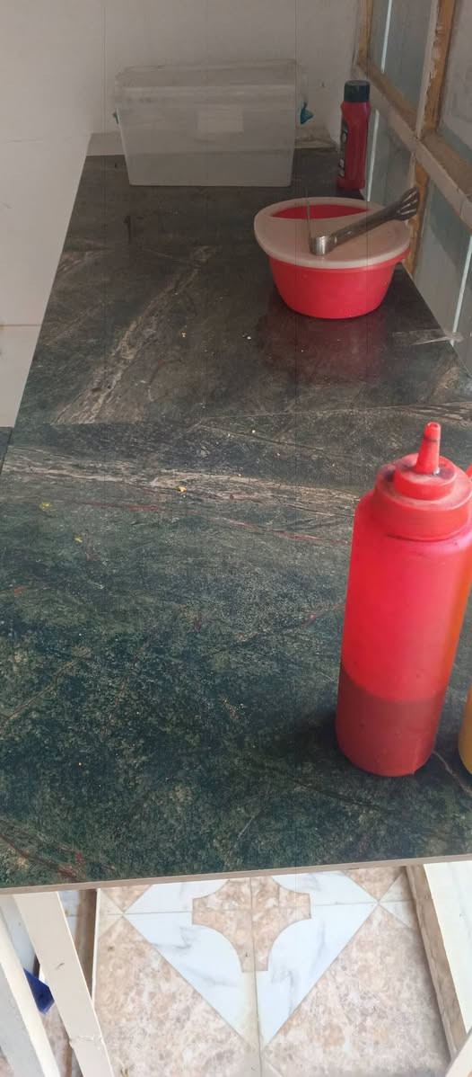 غراض المطعم ميوزة وسنك يرهم مطعم بصطية ***********
